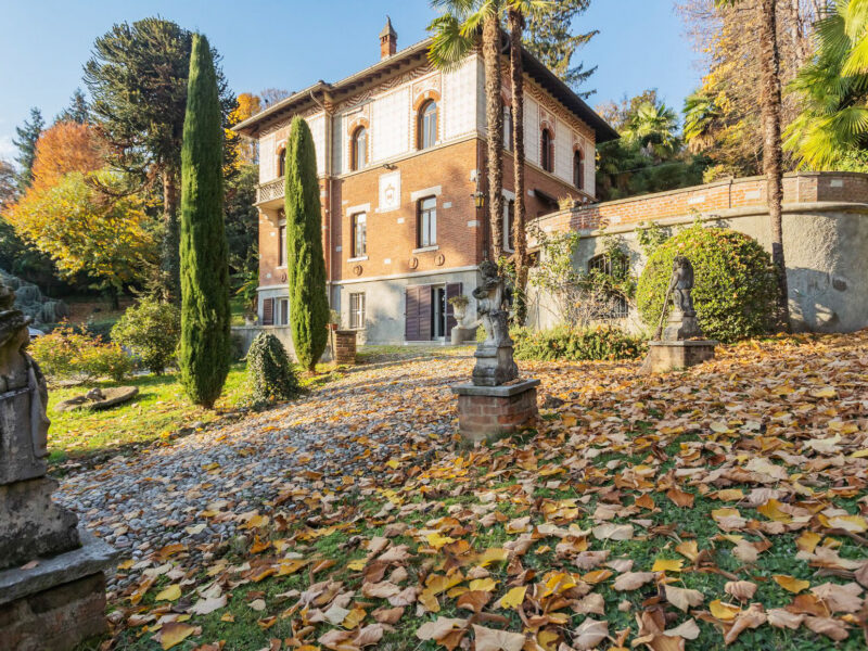 Villa Monte Rosso — Cover